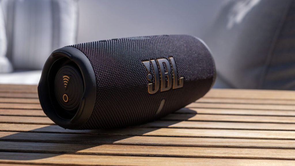 Rugged Design, Unparalleled Performance: JBL Charge 5 Bluetooth Speaker in Focus